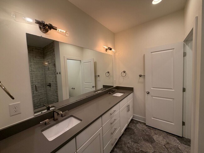 Building Photo - Beautiful Modern Home in Nashville Near the Fairgrounds