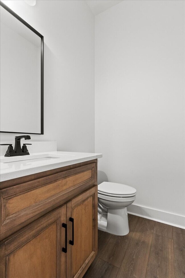 Building Photo - Charming and Spacious 4-Bedroom Home with Bonus Room and Private Backyard