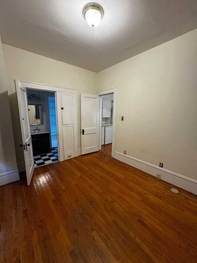 Building Photo - 3BR/2BA House in Five Points