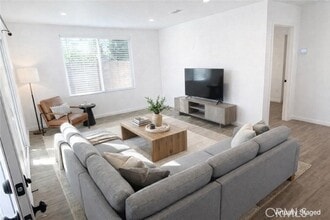 Building Photo - 6219 Glide Ave