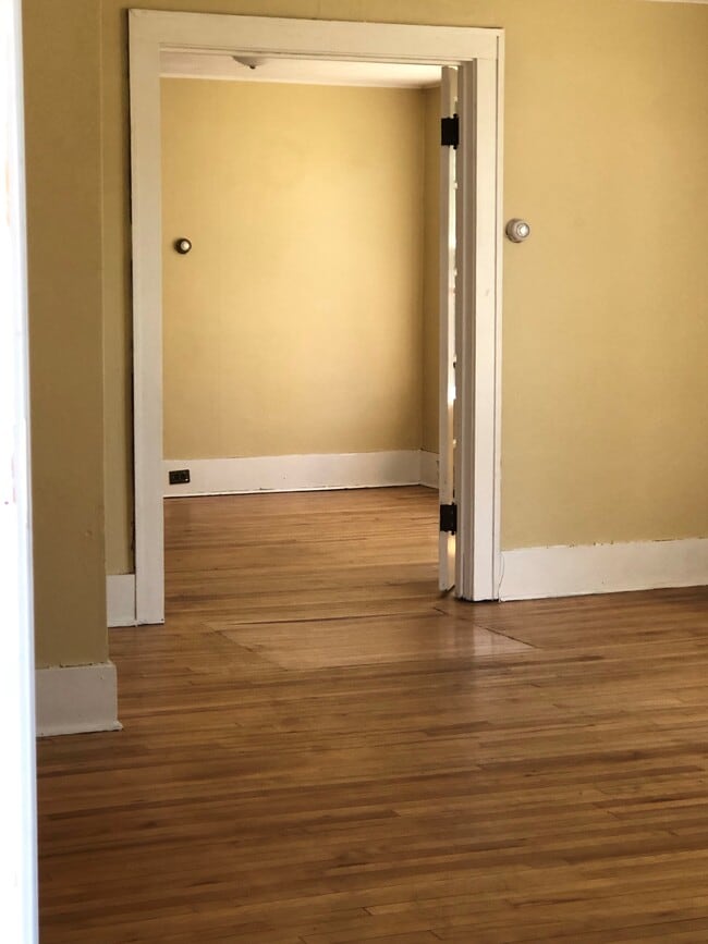 Building Photo - 15 LLC-54 Sailly Avenue