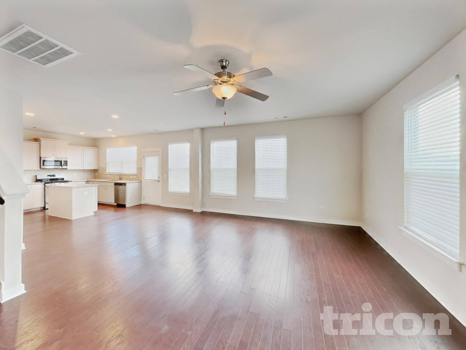 Building Photo - 4937 Kingdom Dr