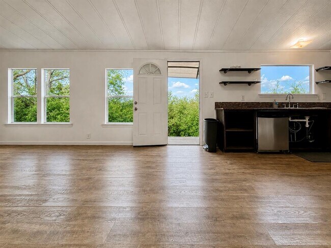 Building Photo - 10601 Ridge Rim Dr