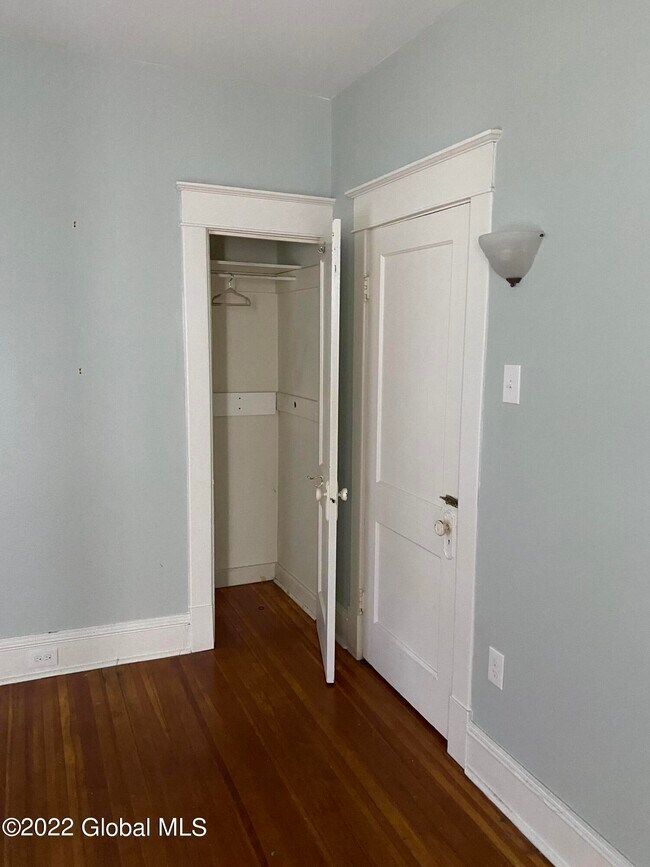 Building Photo - 663 Hudson Ave