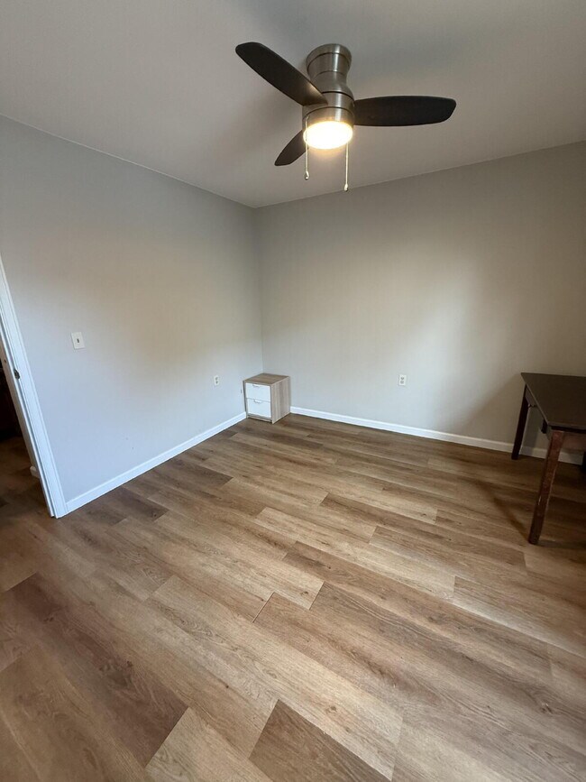 Building Photo - 1bd/1ba condo on 1st floor with pool access