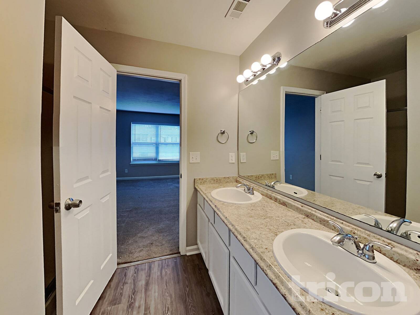 Building Photo - 1030 Riverclift Dr