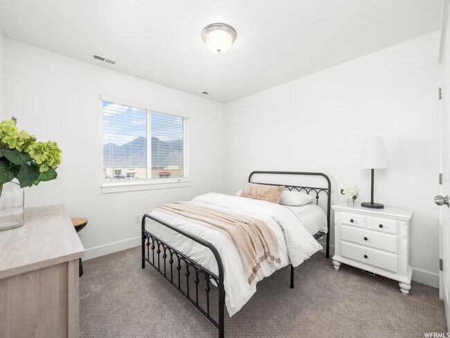 Building Photo - 1163 E 920 N