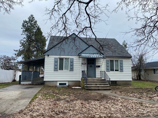 Primary Photo - 805 6th St