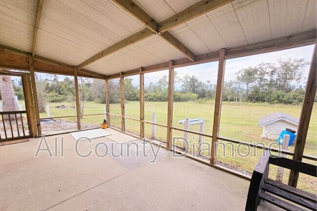 Building Photo - 11815 Gardenia St