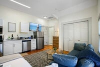 Building Photo - 1848 E 89th St