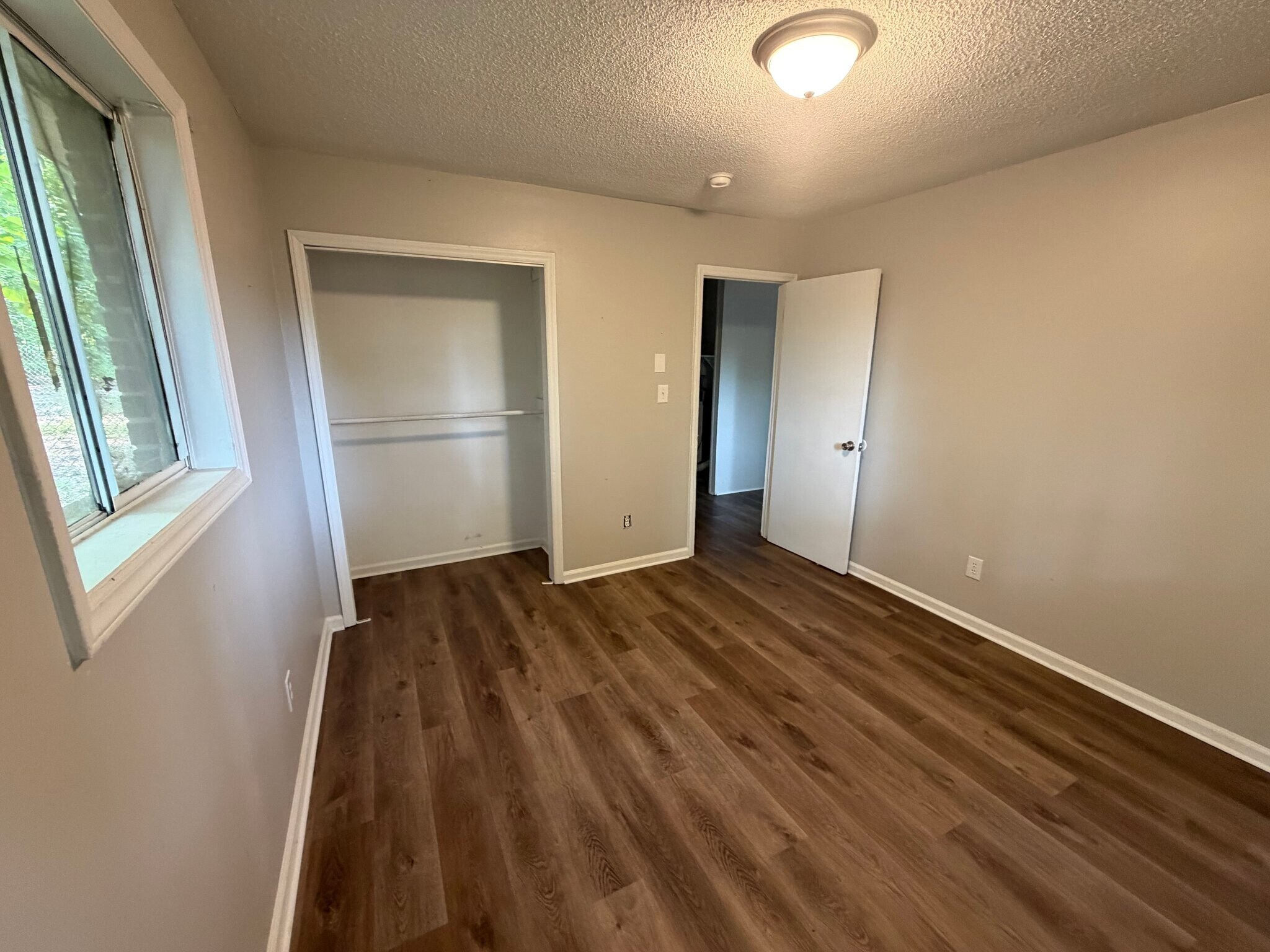 Building Photo - 114 Oakspring Ln