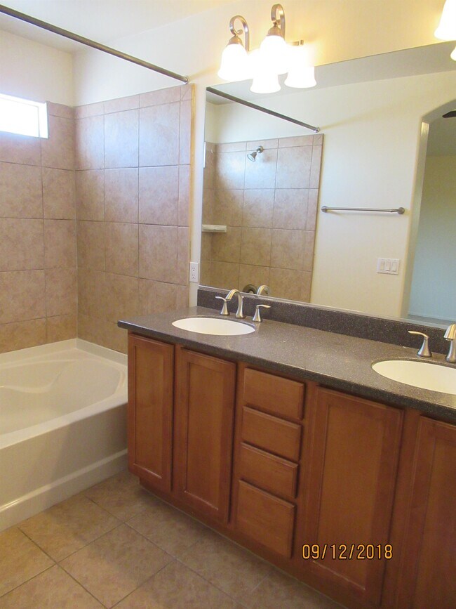 Building Photo - 12252 N Gadwall Dr