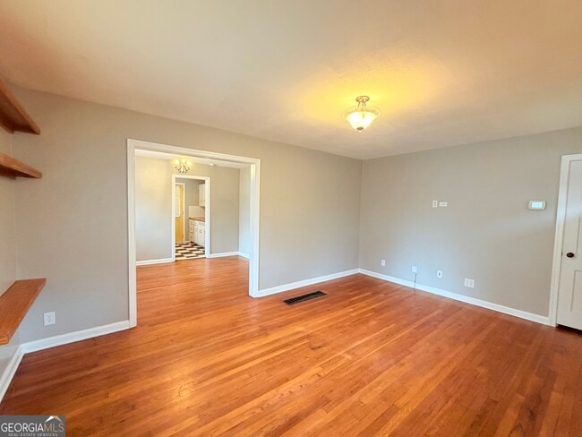 Building Photo - 963 Prospect Ave SE