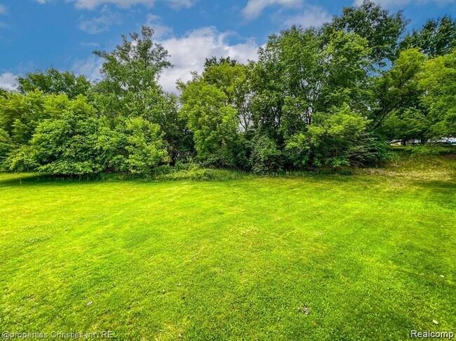 Building Photo - 126 Orchardale Dr