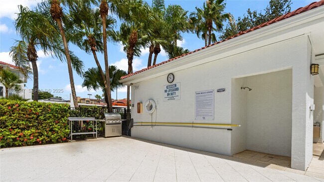 Building Photo - 3245 NE 184th St