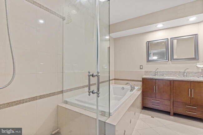 Building Photo - 611 Tivoli Passage