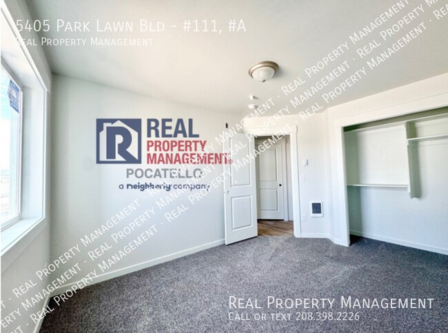 Building Photo - 5405 Park Lawn Dr