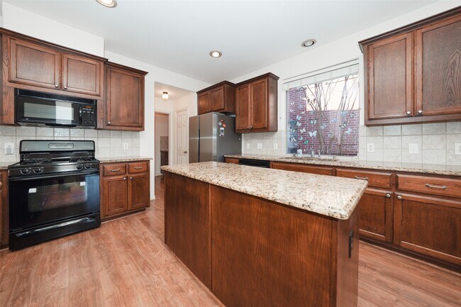 Building Photo - 4426 Greenwood Trace Ln