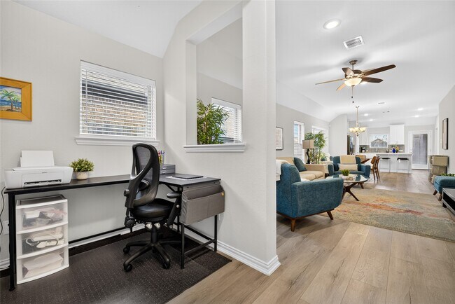 Building Photo - 12823 Silverbank Run Dr