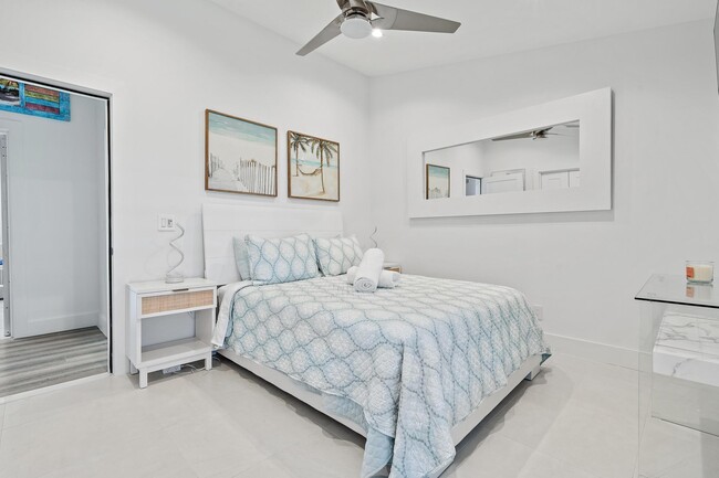 Building Photo - 905 Sandy Oaks Dr