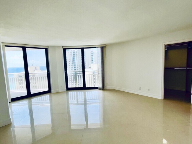 Building Photo - 3000 N Ocean Dr