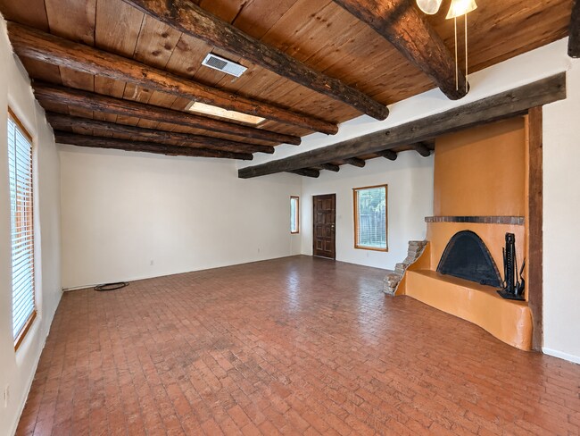 Building Photo - 3939 Rio Grande Blvd NW