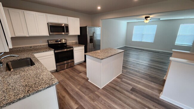 Building Photo - Simpsonville - Baldwin Ridge - Convenientl...