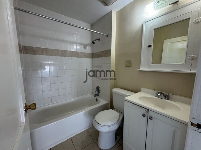 Building Photo - 5233 Anthony St