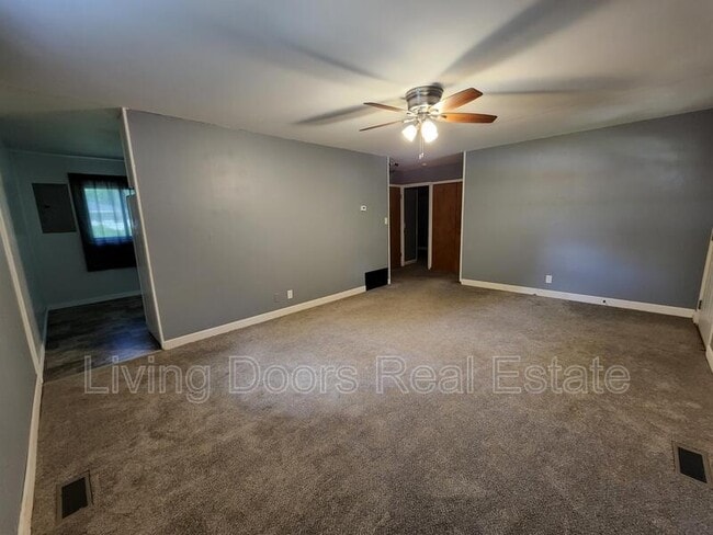 Building Photo - 1230 N 53rd St