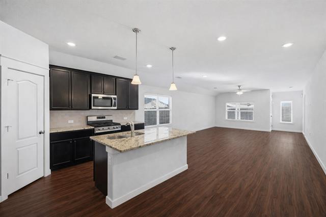 Building Photo - 8948 Devonshire Dr