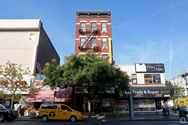 Building Photo - 2118 Third Ave