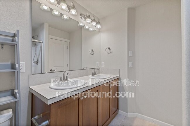 Building Photo - 13086 SW Aubergine Ter