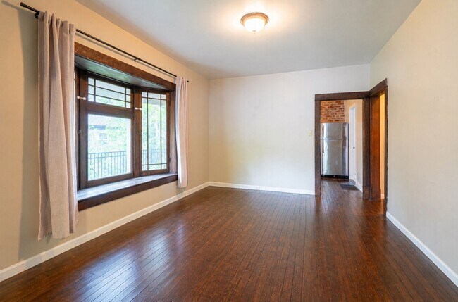 Building Photo - 740 E 800 S