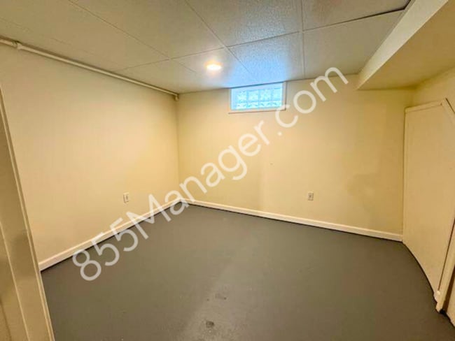 Building Photo - Charming 3-Bedroom Ranch in Berkley - Idea...