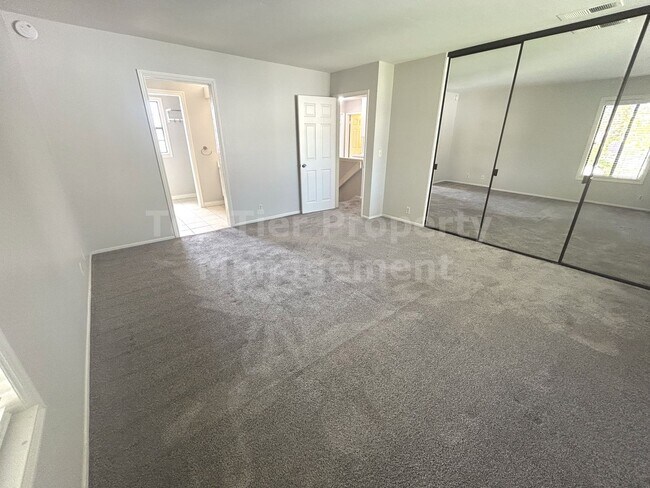 Building Photo - ***Charming 3 bed / 2.5 bath / 1,501 sqft ...