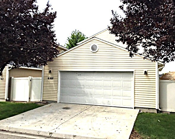 Building Photo - 9707 W Brogan Dr