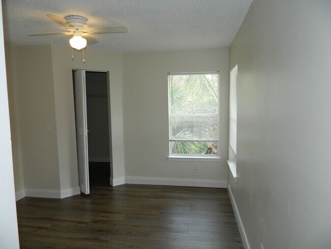 Building Photo - Seminole County 2-2 Condo