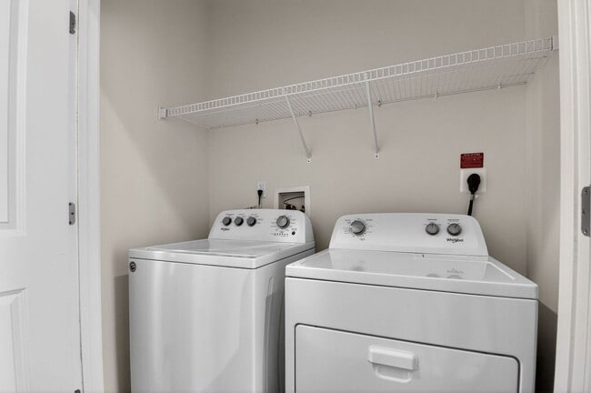 Building Photo - 7419 Wood Mdw Wy