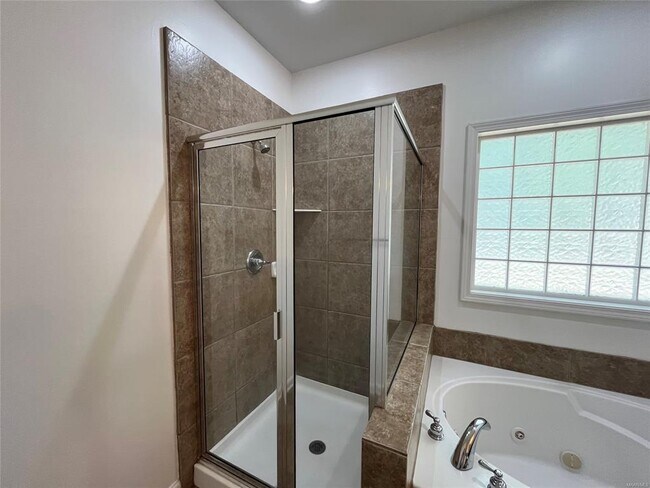 Building Photo - 9408 Crofton Ct