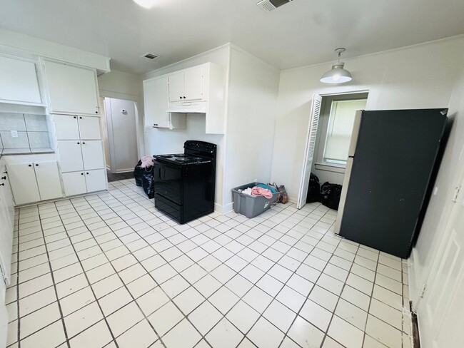 Building Photo - 2127 71st Ave