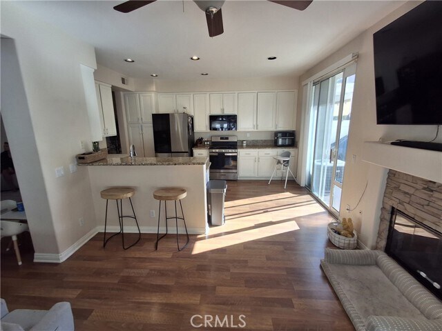 Building Photo - 102 Mira Mesa