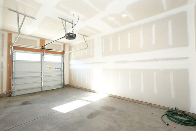 Building Photo - Brand New 3-Bedroom Townhome in Prime Char...