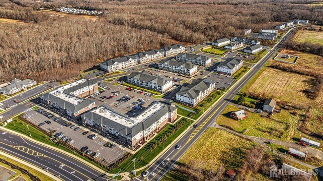 Building Photo - 718 Stiller Ln