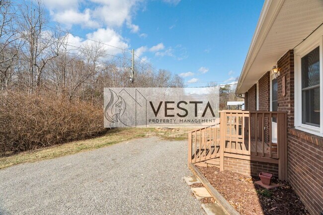 Building Photo - 326 New Salem Rd