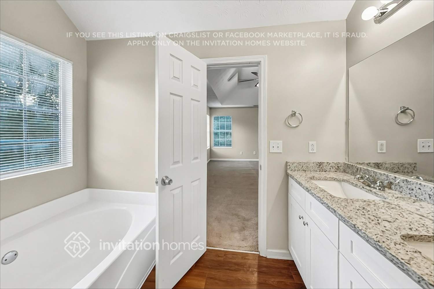 Building Photo - 10 Summer Breeze Ct