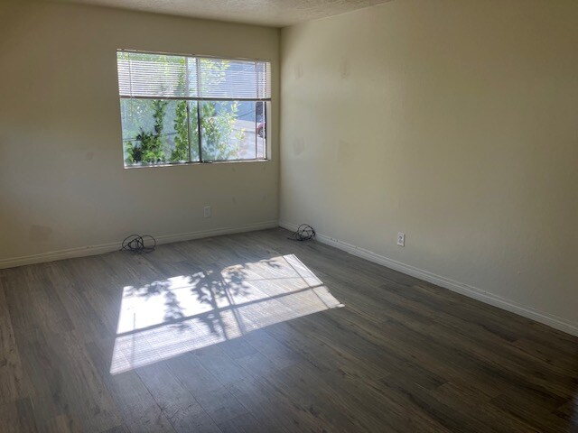 Building Photo - 5405 Morrow Dr