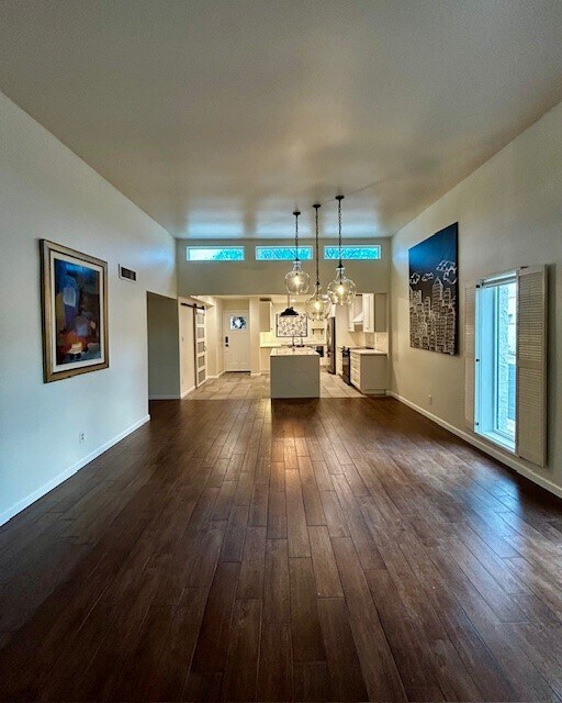 Building Photo - 2619 E Windsor Ave