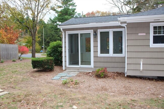 Building Photo - 61 Alton St