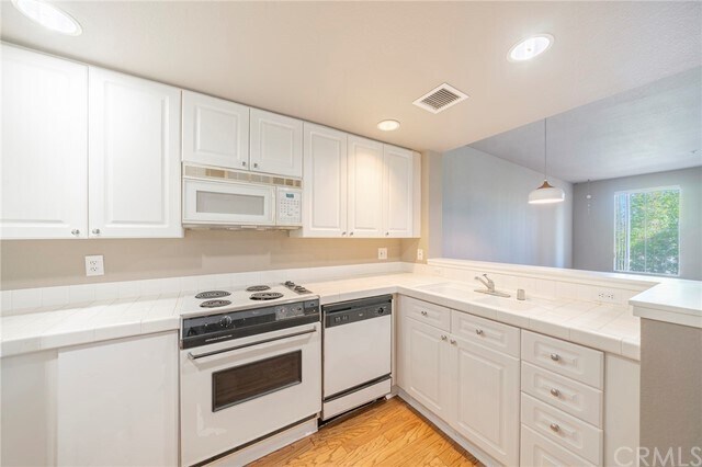 Building Photo - 1301 Cabrillo Ave