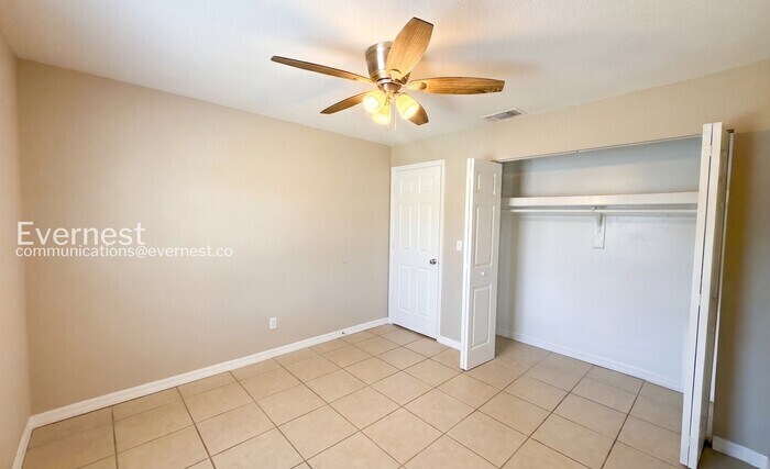Building Photo - 3060 St Paul Dr